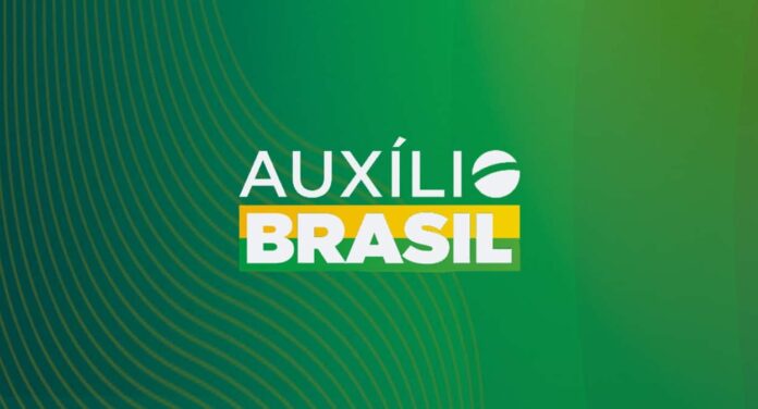 Polêmica do Auxílio Brasil: Os Falsos R$ 15 Mil – Saiba Mais!