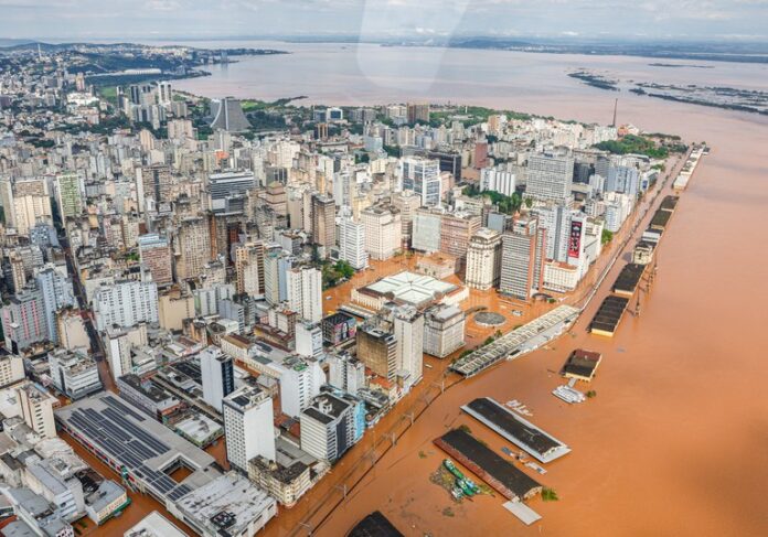 Governo Amplia Saúde Digital no RS Após Enchentes Devastadoras