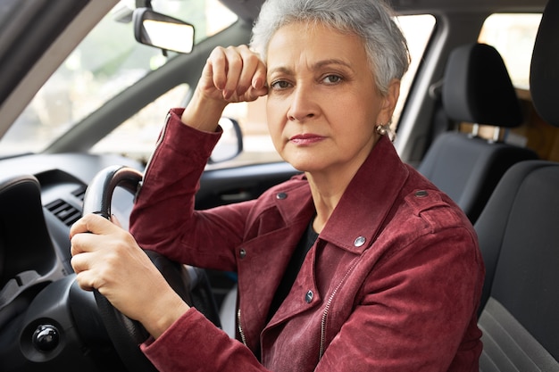 CNH de idosos: NOVAS regras CHOCAM motoristas e podem resultar em SUSPENSÃO!